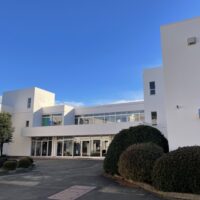 茨城県つくば市　上郷小学校南棟屋上外壁改修工事